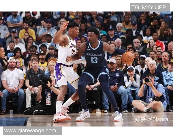 1月4日湖人与灰熊精彩对决录像回放全程回顾与精彩瞬间分析 1月4日湖人与灰熊精彩对决录像回放全程回顾与精彩瞬间分析